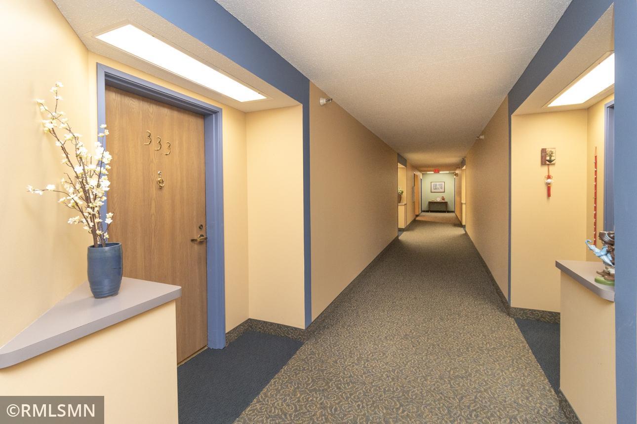 500 County B Road West, Unit 333 Roseville, MN 55113 - Photo 7 of 42