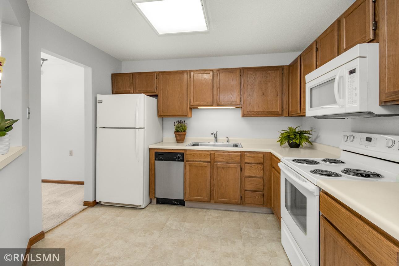500 County B Road West, Unit 333 Roseville, MN 55113 - Photo 8 of 42