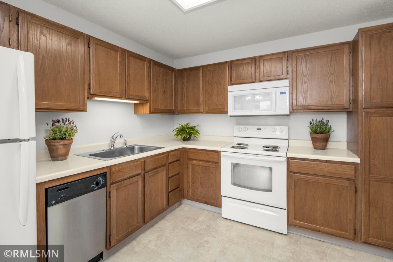 500 County B Road West, Unit 333 Roseville, MN 55113 - Photo 9 of 42