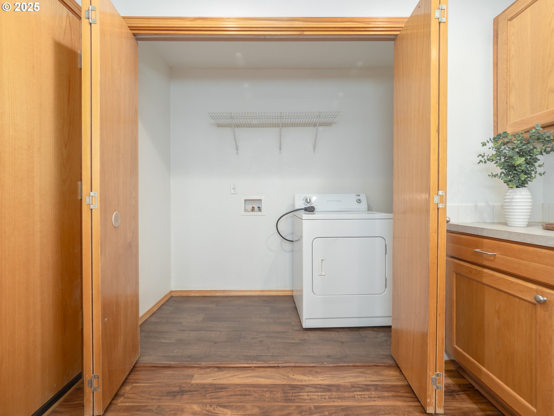 402 East Washington Street Carlton, OR 97111 - Photo 13 of 36 a view of bathroom with washer and dryer