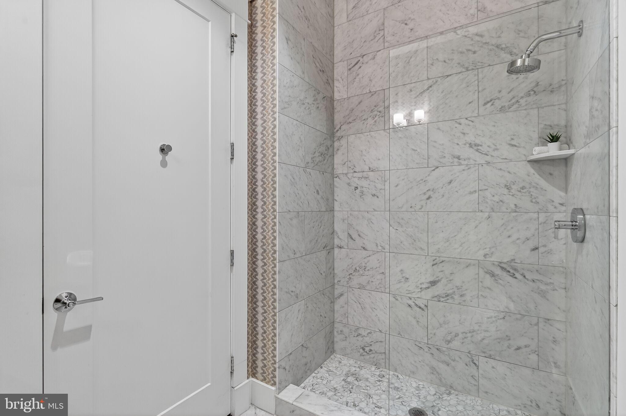 3400 Military Road Arlington, VA 22207 - Photo 17 of 81 Main Level Full Bathroom