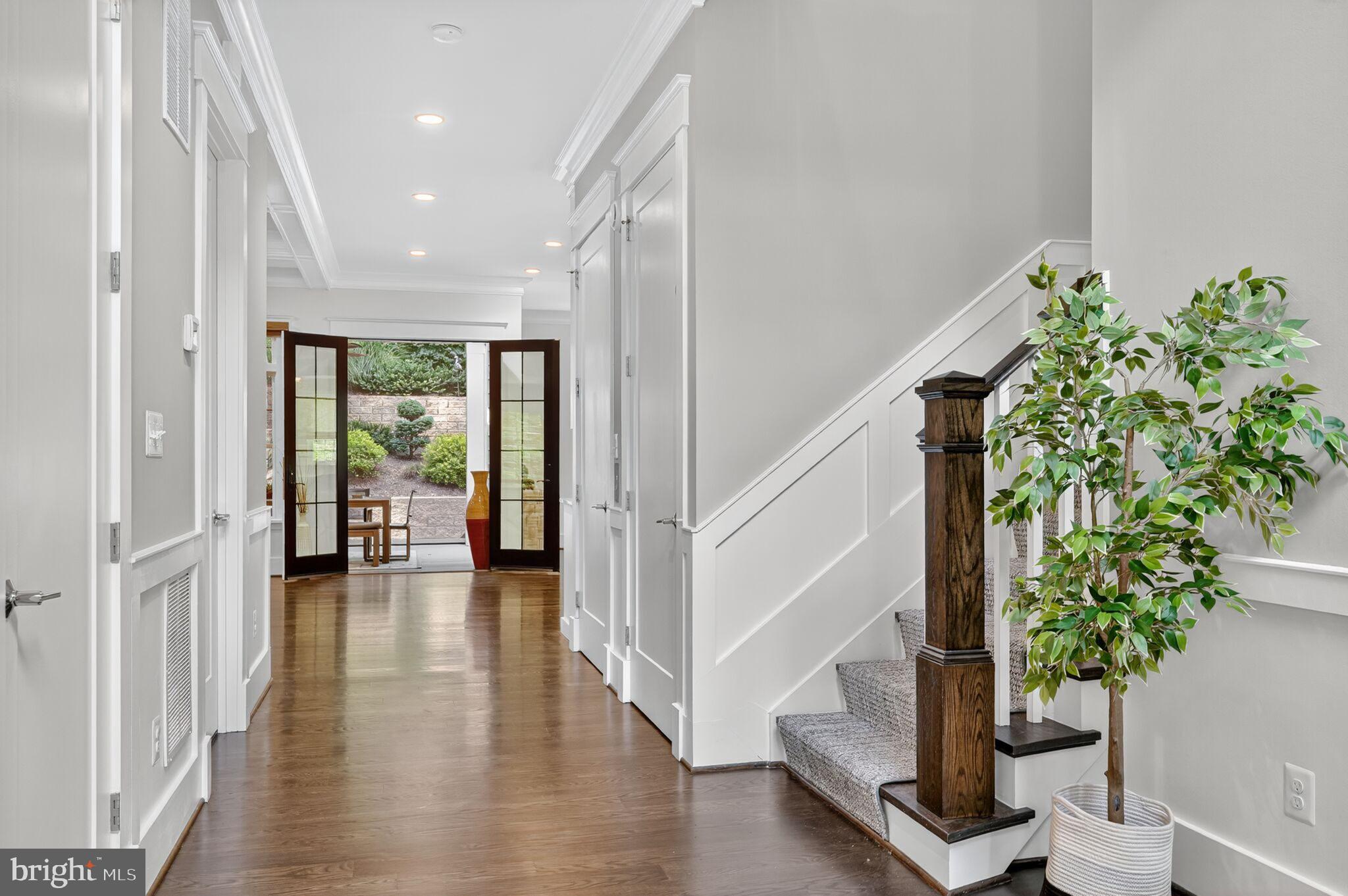 3400 Military Road Arlington, VA 22207 - Photo 37 of 81 View of Screened-In Porch from Foyer