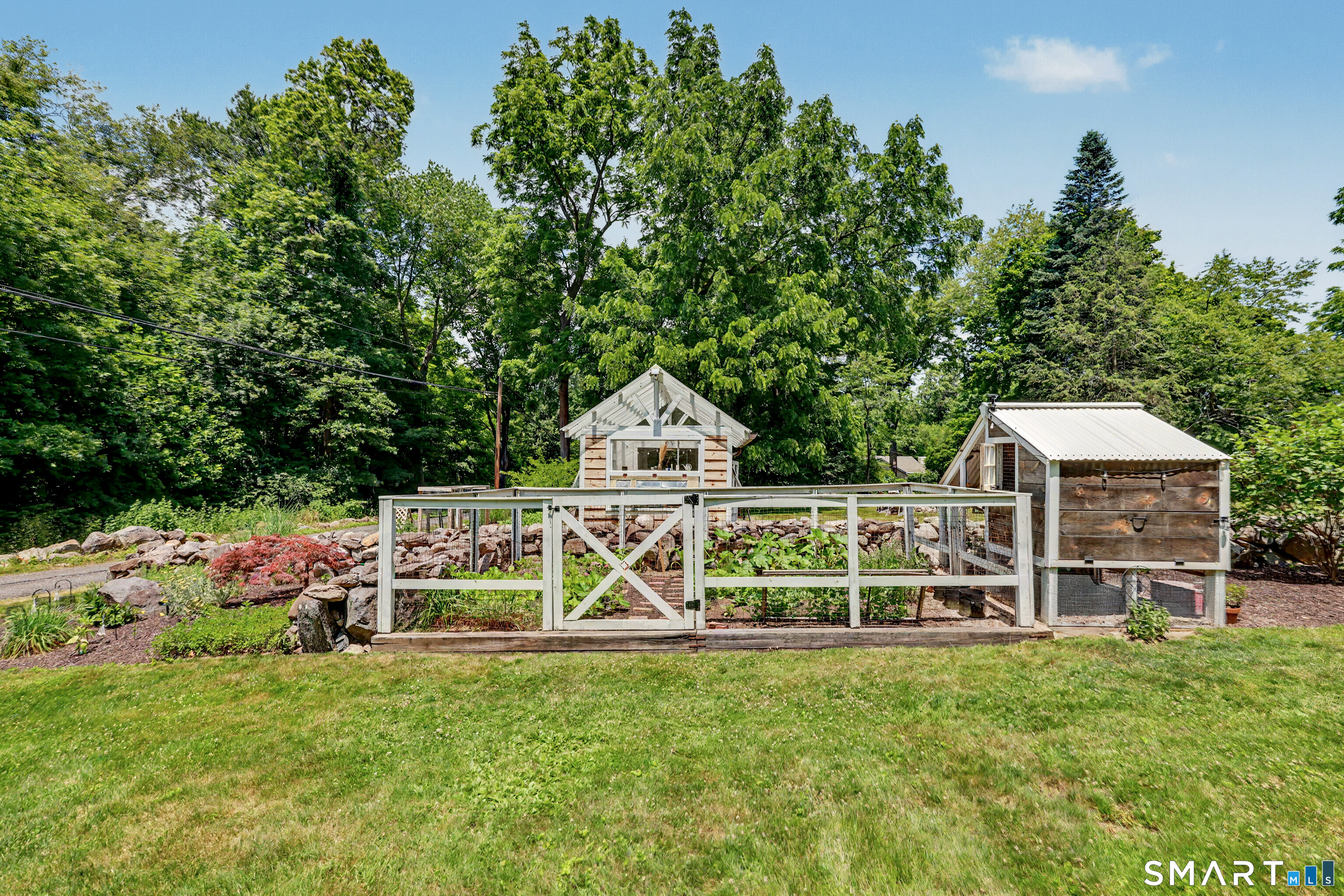 183 Range Road Wilton, CT 06897 - Photo 35 of 40 Gardener's Delight!