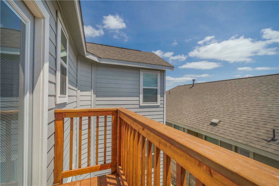 9124 Cattle Baron Path Austin, TX 78747 - Photo 34 of 35 a view of balcony with furniture