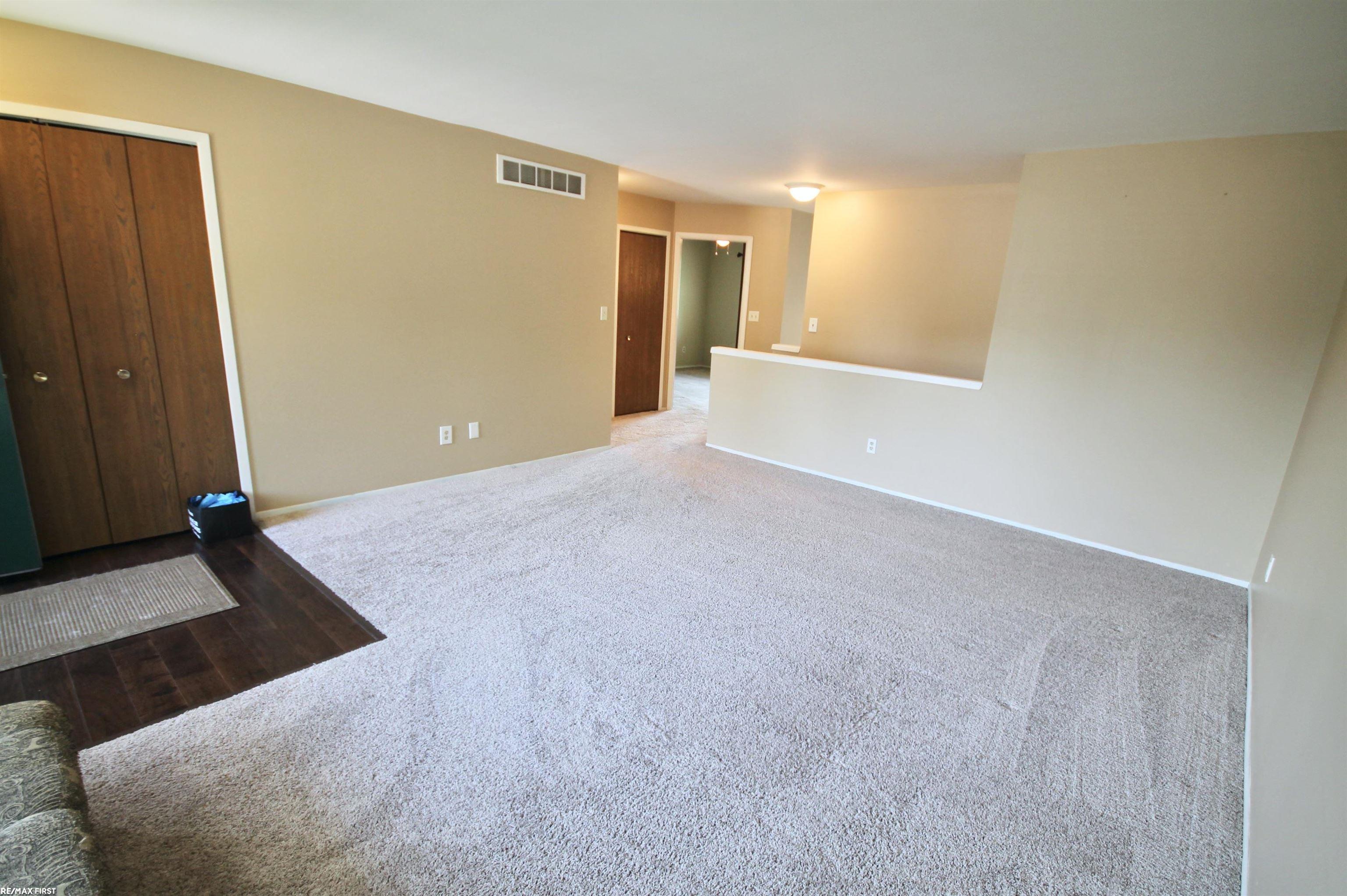 342 Fairgrove Street Romeo, MI 48065 - Photo 3 of 28 50201024-08616541-ea1f-4b53-ac07-a109d815fc08.JPG