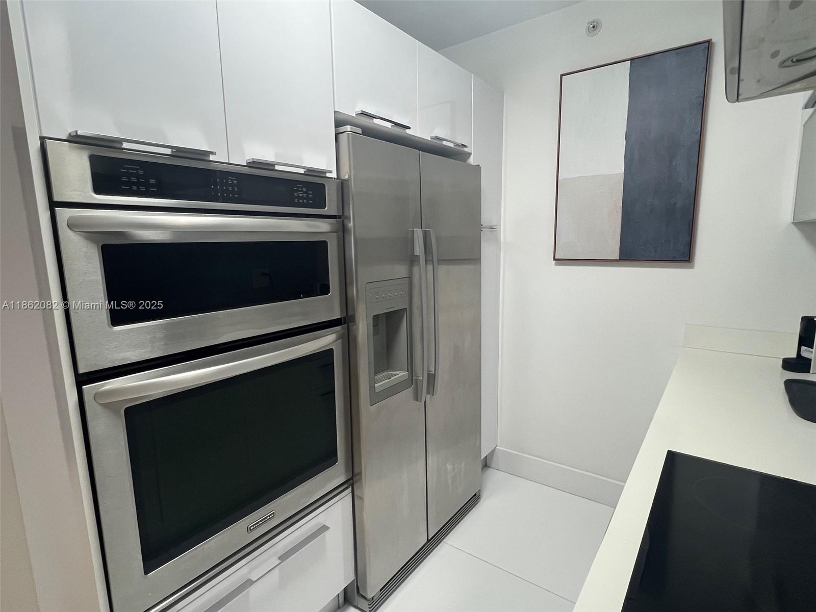 100 Lincoln Road, Unit 1022 Miami Beach, FL 33139 - Photo 12 of 63