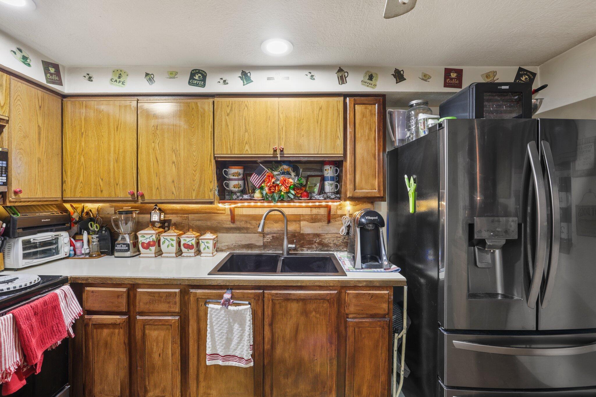 195 Gladys Road Columbus, OH 43228 - Photo 19 of 24 Plenty of Counter Space
