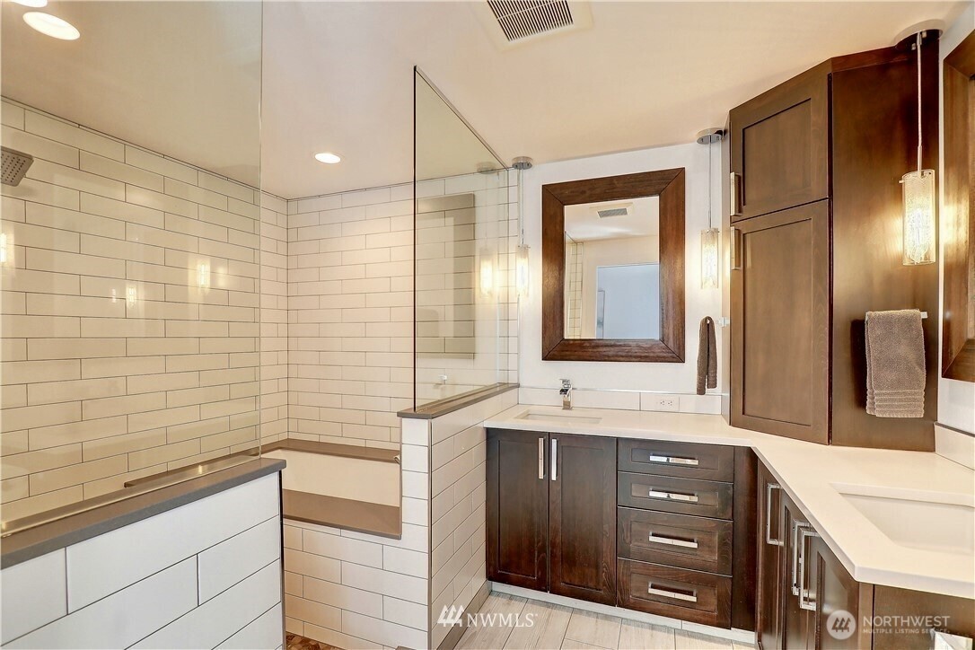 9216 224th Street Southwest Edmonds, WA 98020 - Photo 5 of 32