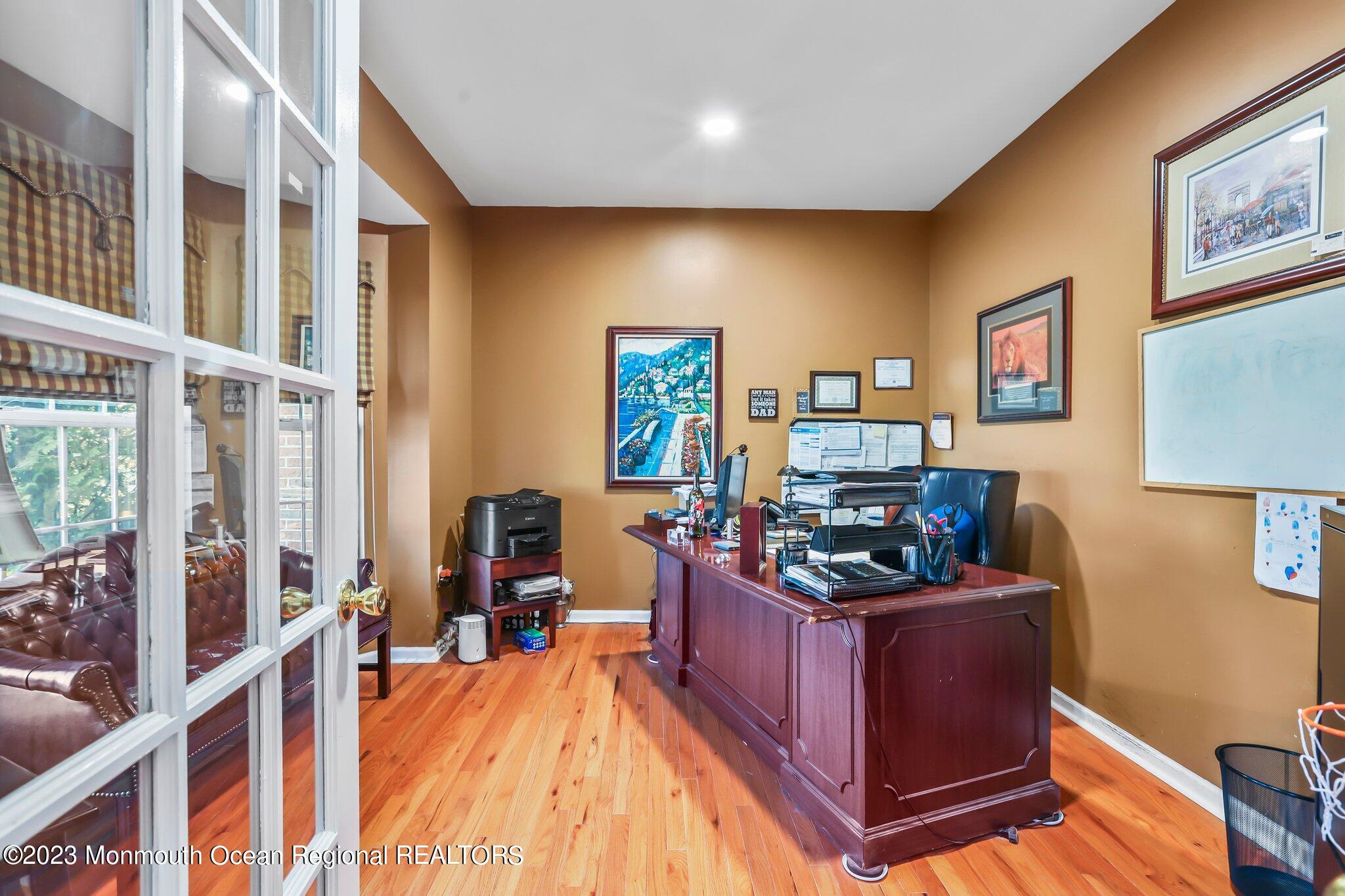 20 Round Hill Road Jackson, NJ 08527 - Photo 7 of 50 a living room with furniture and a flat screen tv