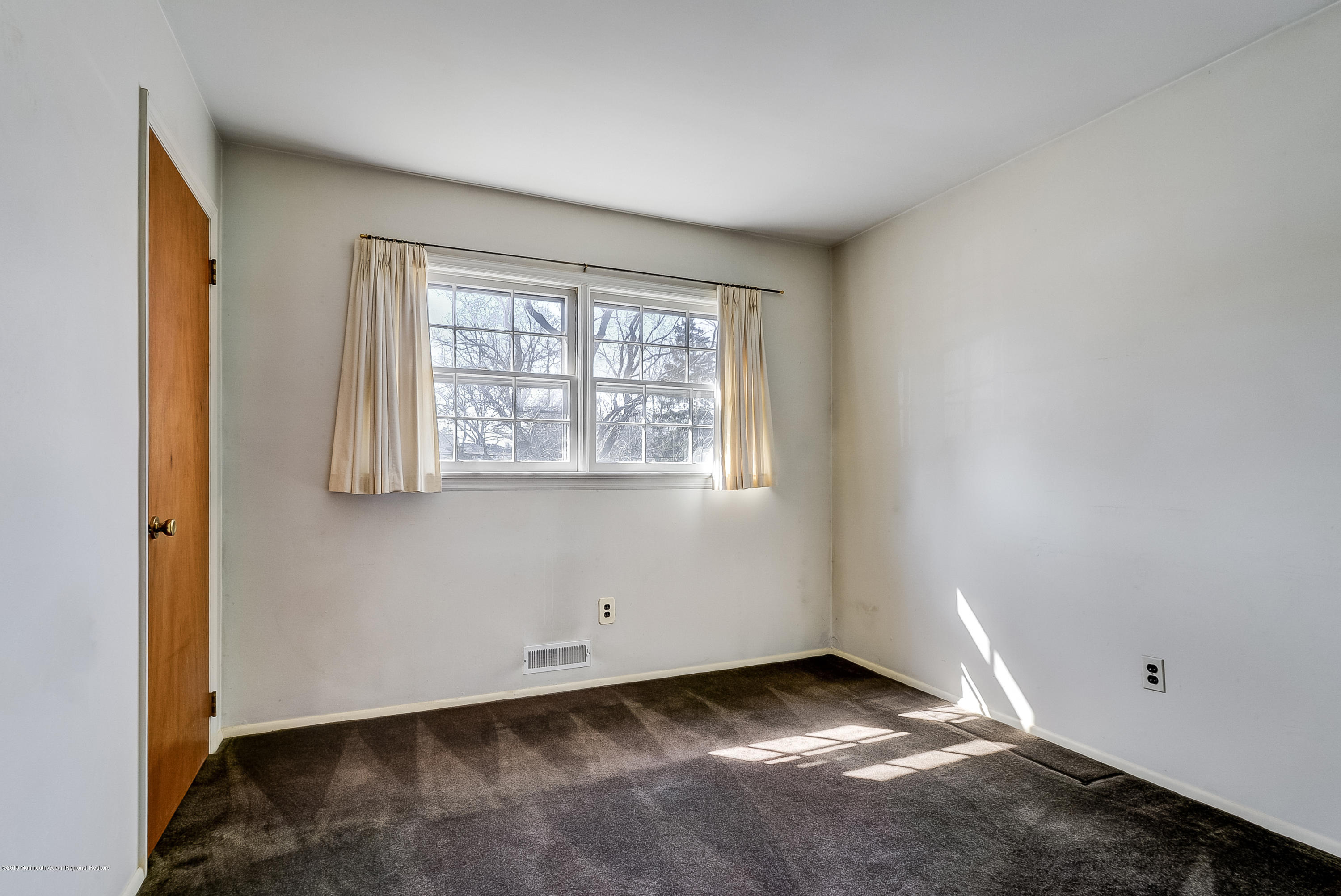 114 Jumping Brook Road Lincroft, NJ 07738 - Photo 23 of 32 20-Bedroom(1)