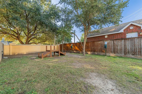 $2,300 | 7155 Windwater Lagoon Drive, Houston, TX 77036
