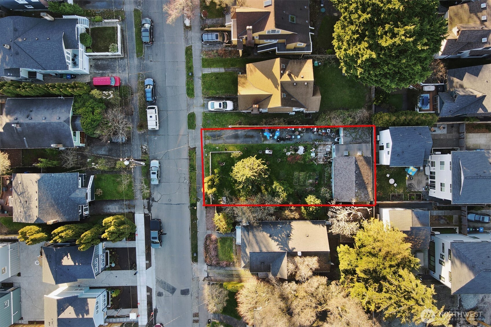 528 North 70th Street Seattle, WA 98103 - Photo 5 of 11