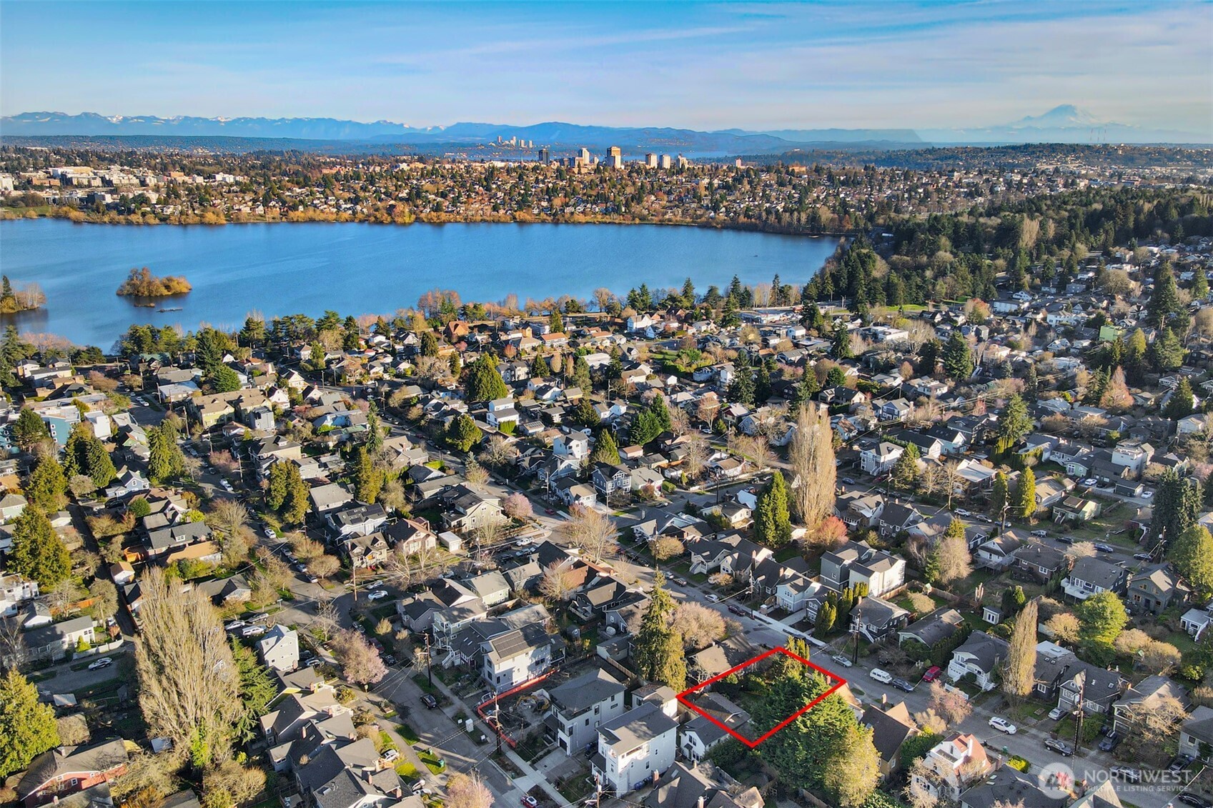 528 North 70th Street Seattle, WA 98103 - Photo 8 of 11