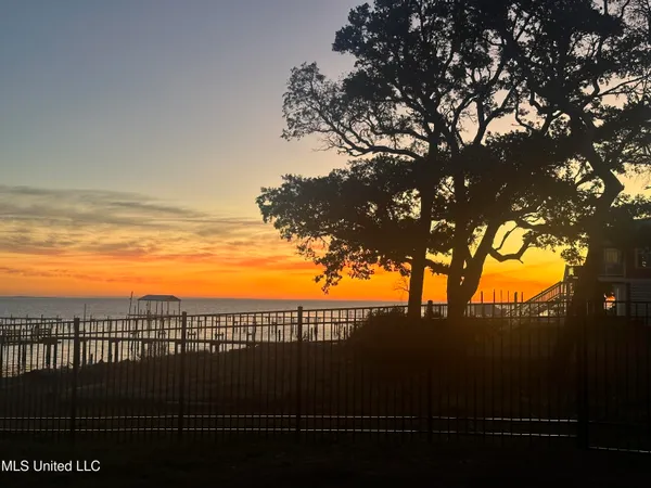 $2,440,000 | 4727 East Belle Fontaine Road, Ocean Springs, MS 39564