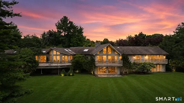 $1,369,900 | 4 Aspetuck Hill Lane, Weston, CT 06883