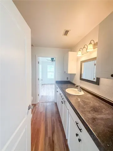 $1,285 | 151 North 13th Street, Aransas Pass, TX 78336