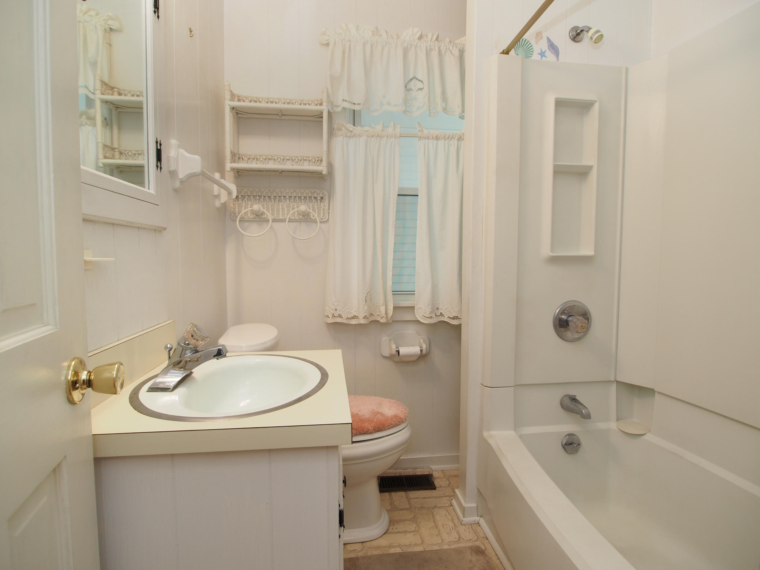 25 Woods Road Pinehurst, NC 28374 - Photo 18 of 23 xbath1