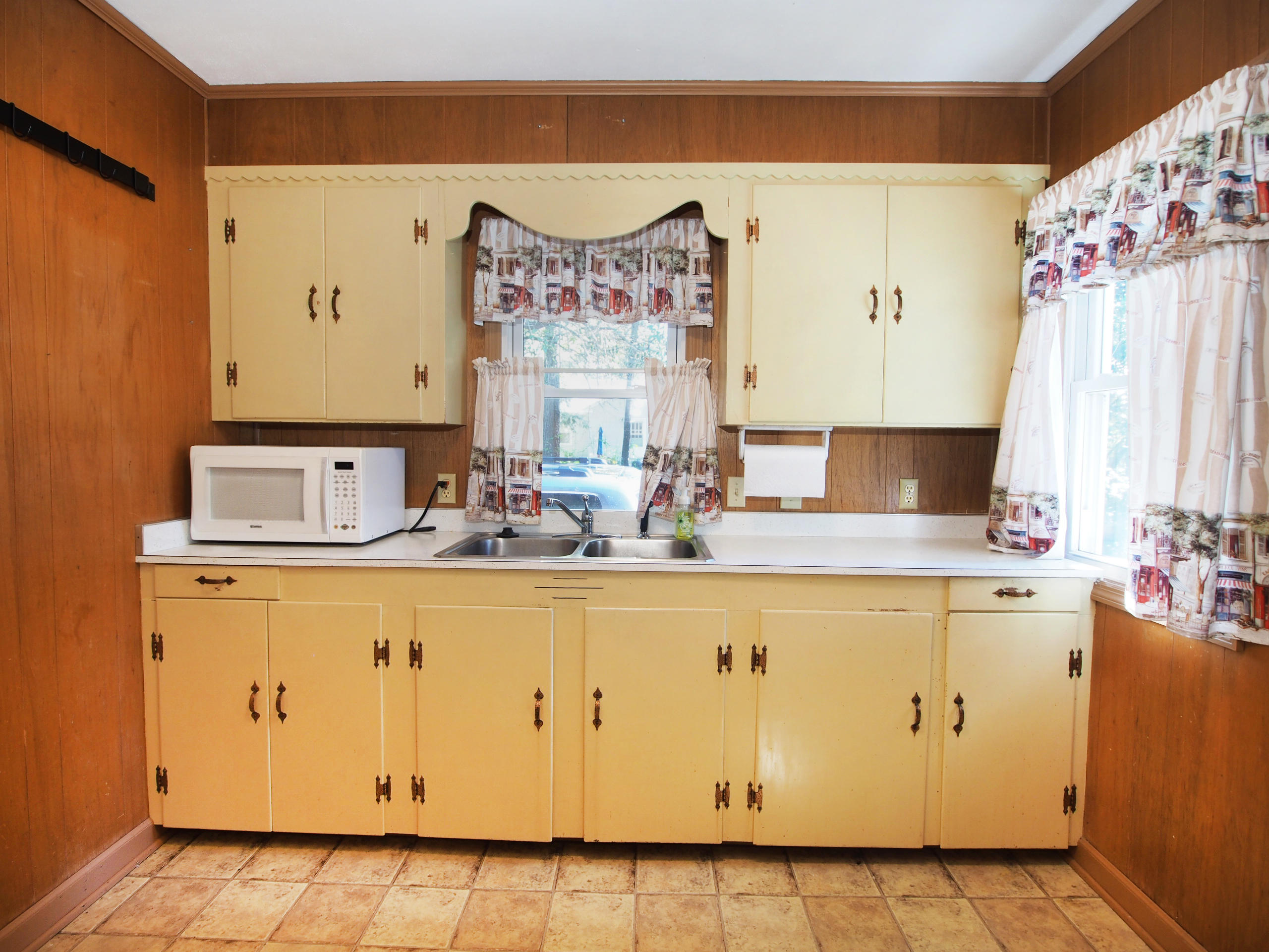 25 Woods Road Pinehurst, NC 28374 - Photo 5 of 23 kitchen3