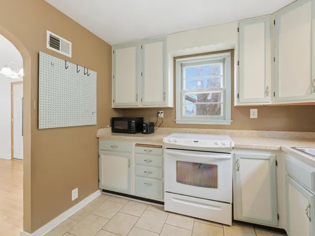 $149,000 | 1429 Nevada Court, Sheboygan, WI 53081