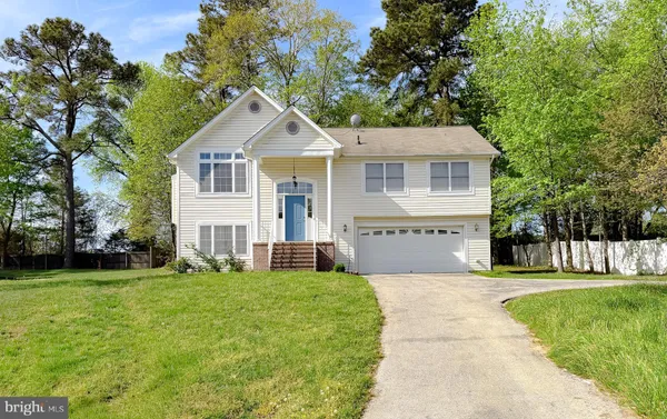 $2,400 | 46231 Sylvan Court, Lexington Park, MD 20653