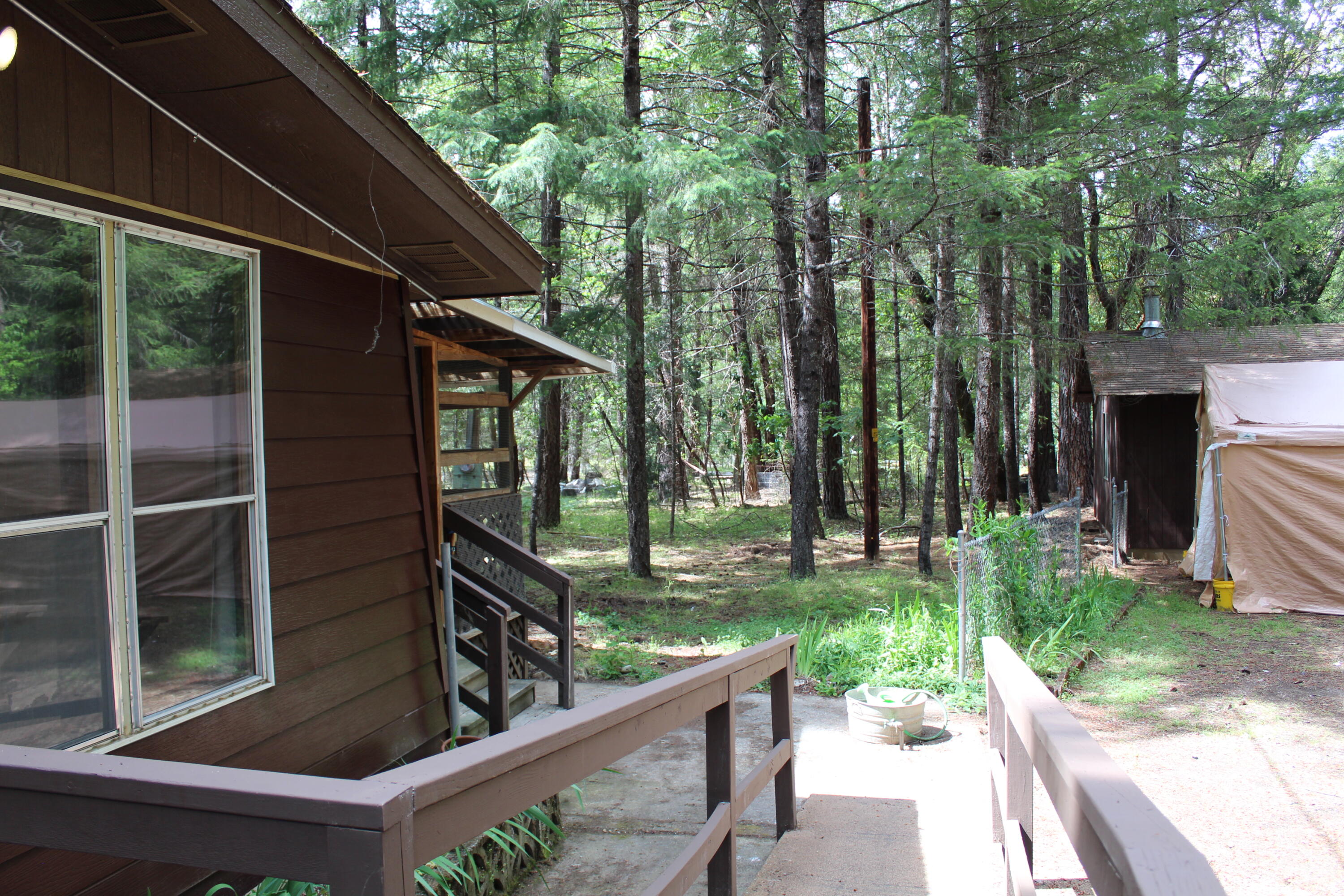 820 Queens Branch Road Rogue River, OR 97537 - Photo 2 of 32 a view of outdoor space and yard