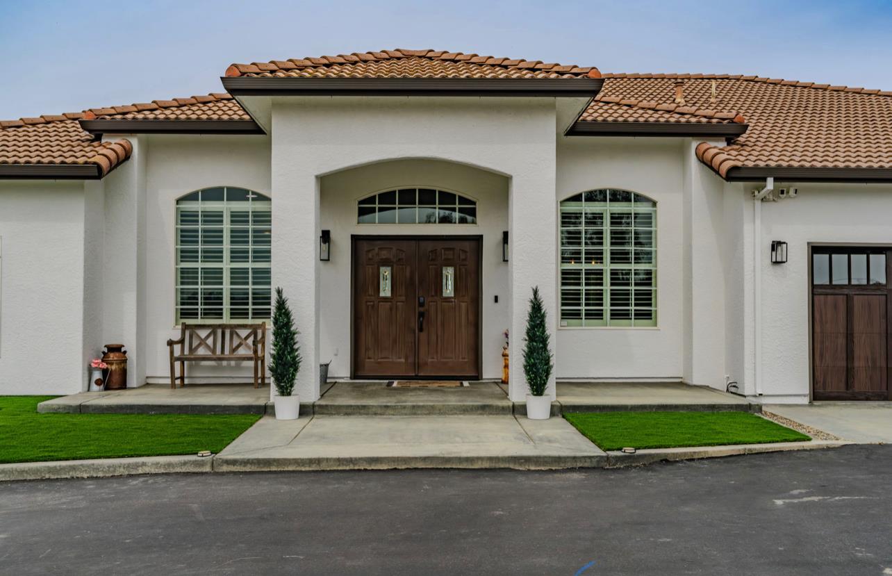 5600 Ferseyna Way Valley Springs, CA 95252 - Photo 12 of 94 a front view of a house
