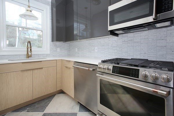 15 Lanark Road, Unit 2 Brookline, MA 02445 - Photo 6 of 12