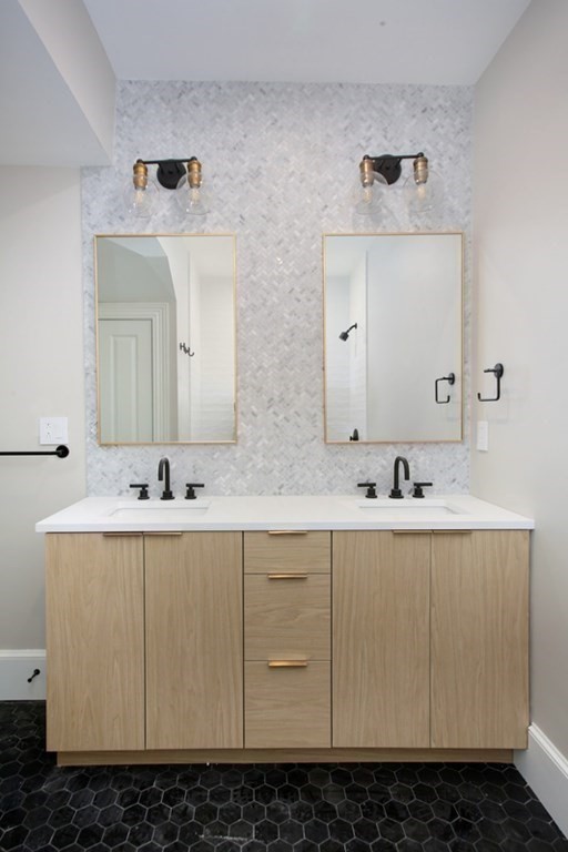 15 Lanark Road, Unit 2 Brookline, MA 02445 - Photo 10 of 12