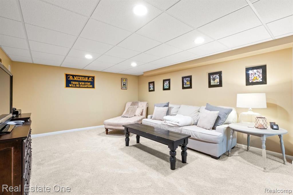 1081 Hathaway Rising Rochester Hills, MI 48306 - Photo 41 of 43