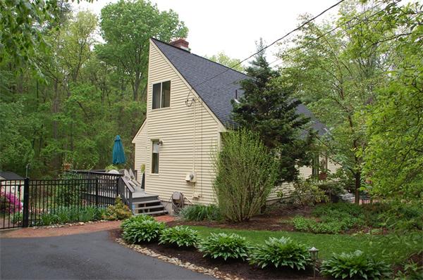 943 Flat Hill Road Lunenburg, MA 01462 - Photo 2 of 27 Gallery Image 2