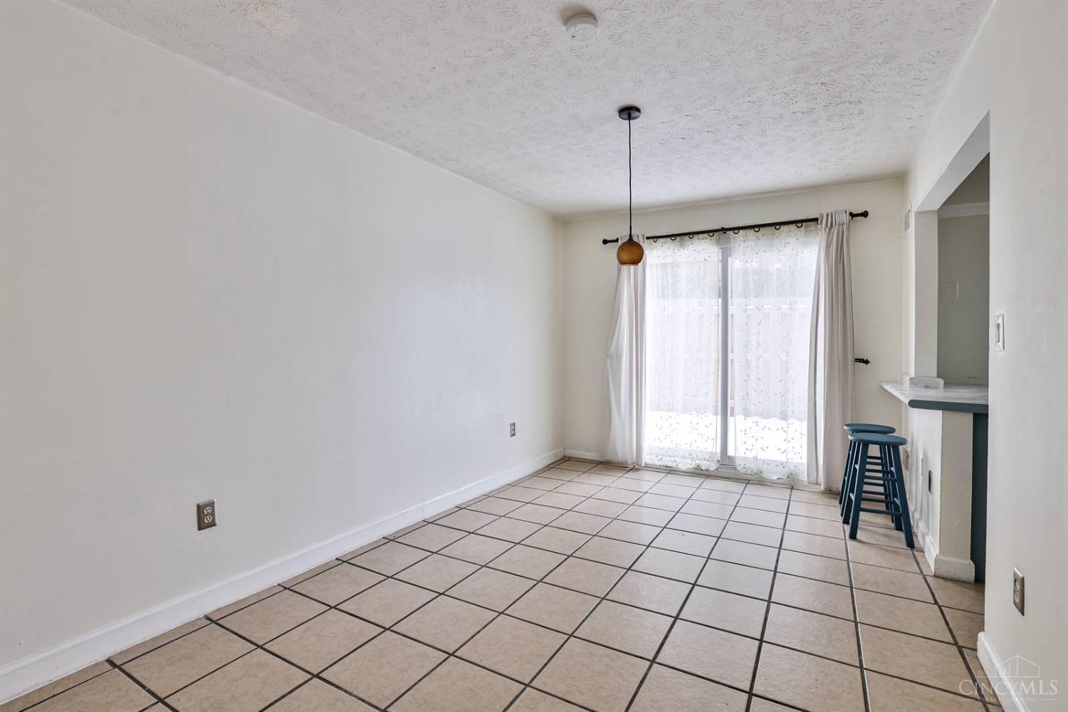 7752 Montgomery Road, Unit 56 Cincinnati, OH 45236 - Photo 6 of 29