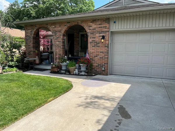 $385,900 | 44131 Westminister Way, Canton, MI 48187