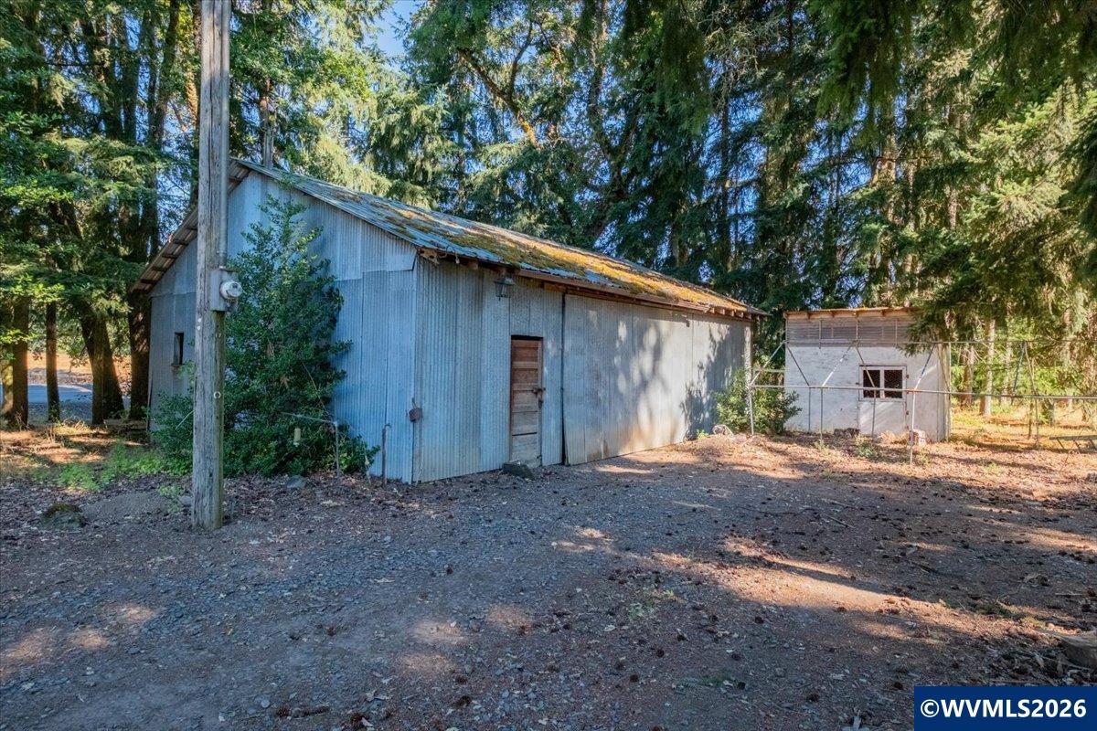39179 Santiam Bluffs Road Northeast Albany, OR 97322 - Photo 31 of 43