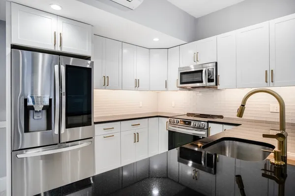 $5,995 | 290 Beacon Street, Unit R, Boston, MA 02116