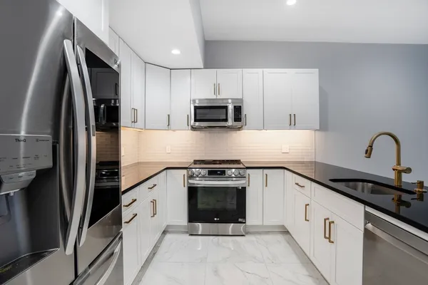 $5,995 | 290 Beacon Street, Unit R, Boston, MA 02116