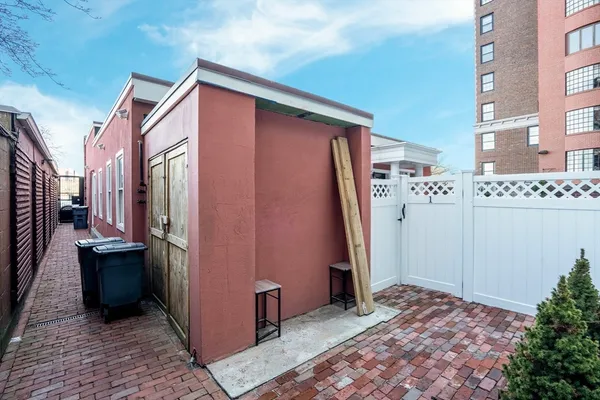 $5,995 | 290 Beacon Street, Unit R, Boston, MA 02116