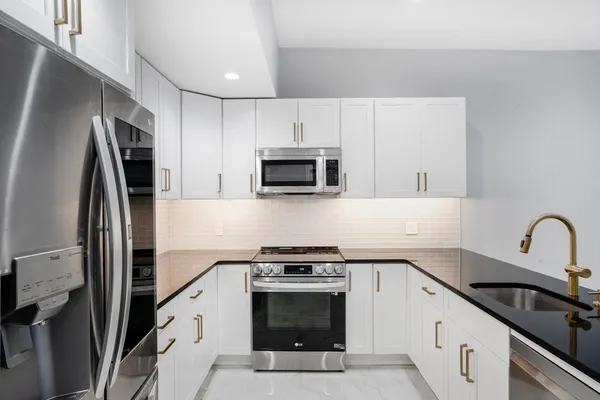 $5,995 | 290 Beacon Street, Unit R, Boston, MA 02116