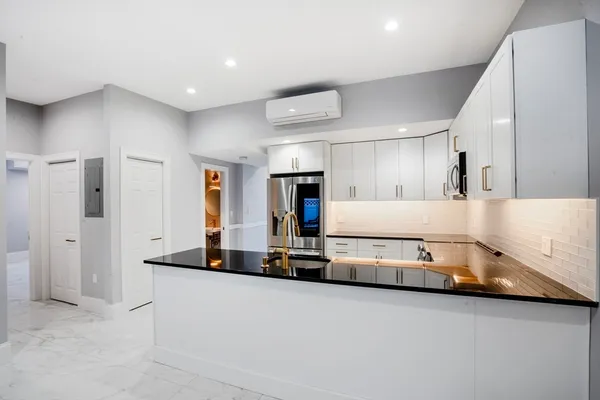 $5,995 | 290 Beacon Street, Unit R, Boston, MA 02116