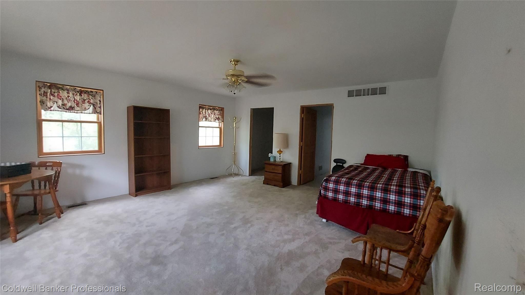 997 South Garner Road Milford, MI 48380 - Photo 18 of 43 First Floor Master Bedroom