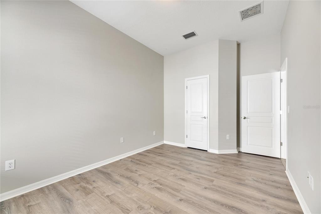 528 Islebay Drive Apollo Beach, FL 33572 - Photo 44 of 98 a view of an empty room