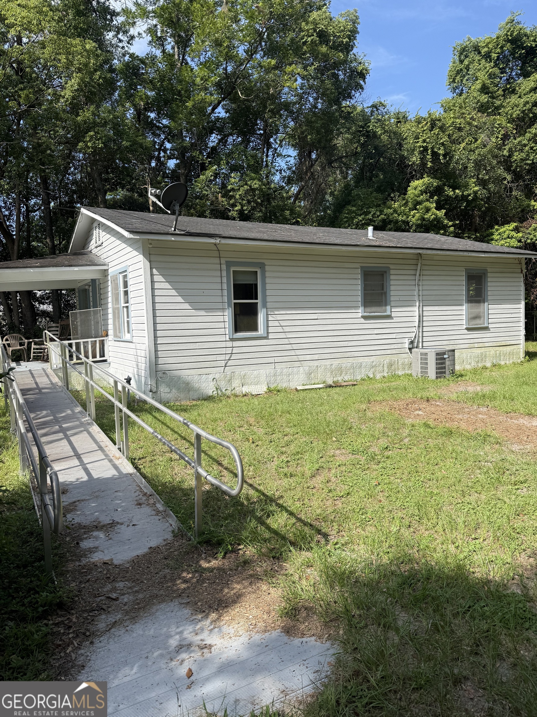 863 Colquitt Street Waycross, GA 31503 - Photo 4 of 12