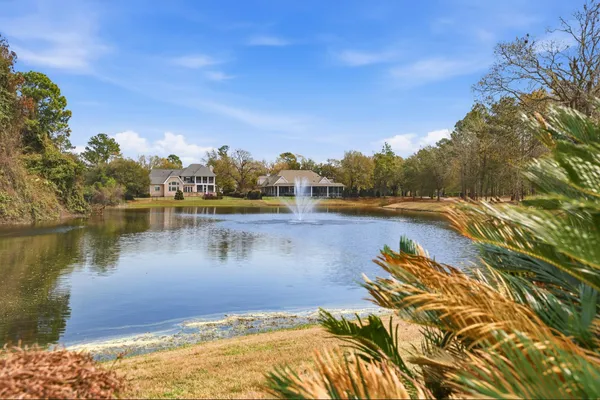 $839,900 | 42 Courtyard Circle, Unit 26, Pawleys Island, SC 29585