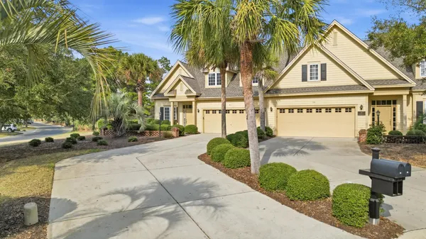 $839,900 | 42 Courtyard Circle, Unit 26, Pawleys Island, SC 29585