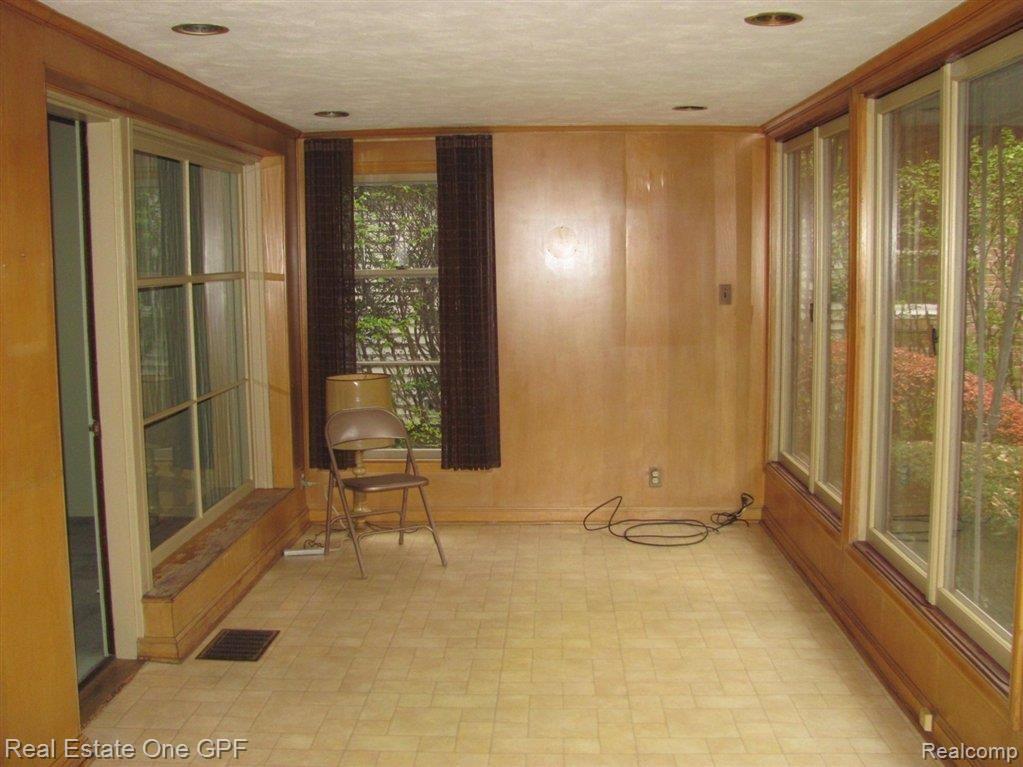 67 Cambridge Road Grosse Pointe, MI 48236 - Photo 19 of 23 IMG_1442.JPG
