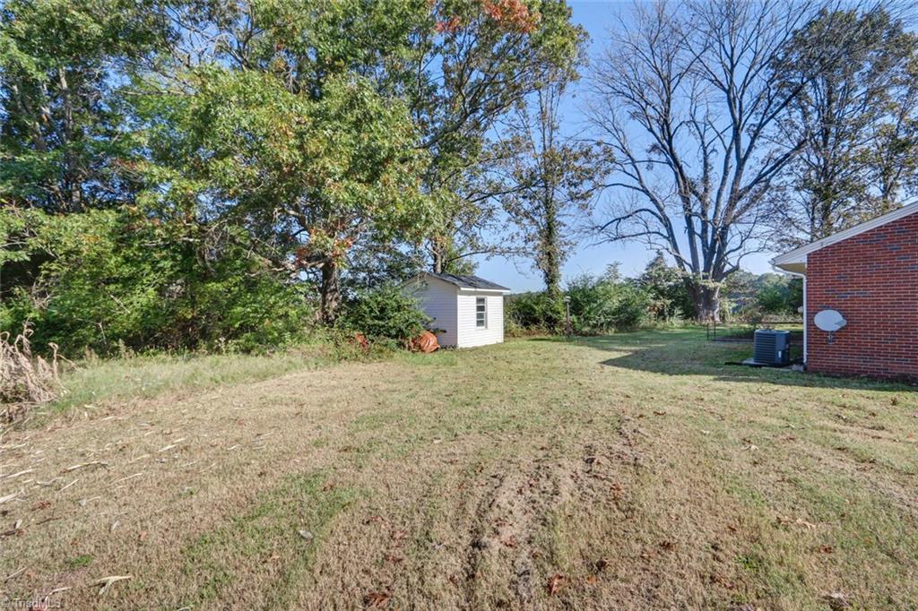 1460 Sandy Cross Road Reidsville, NC 27320 - Photo 29 of 34