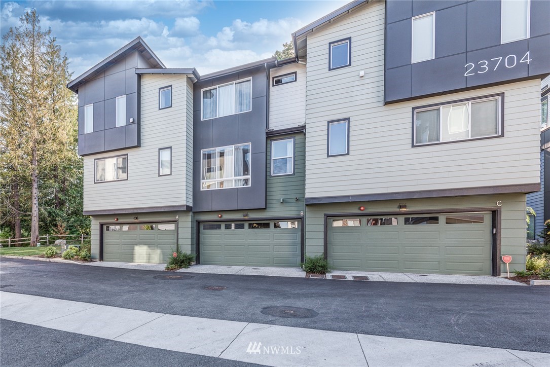 23704 5th Avenue Southeast, Unit B Bothell, WA 98021 - Photo 2 of 33