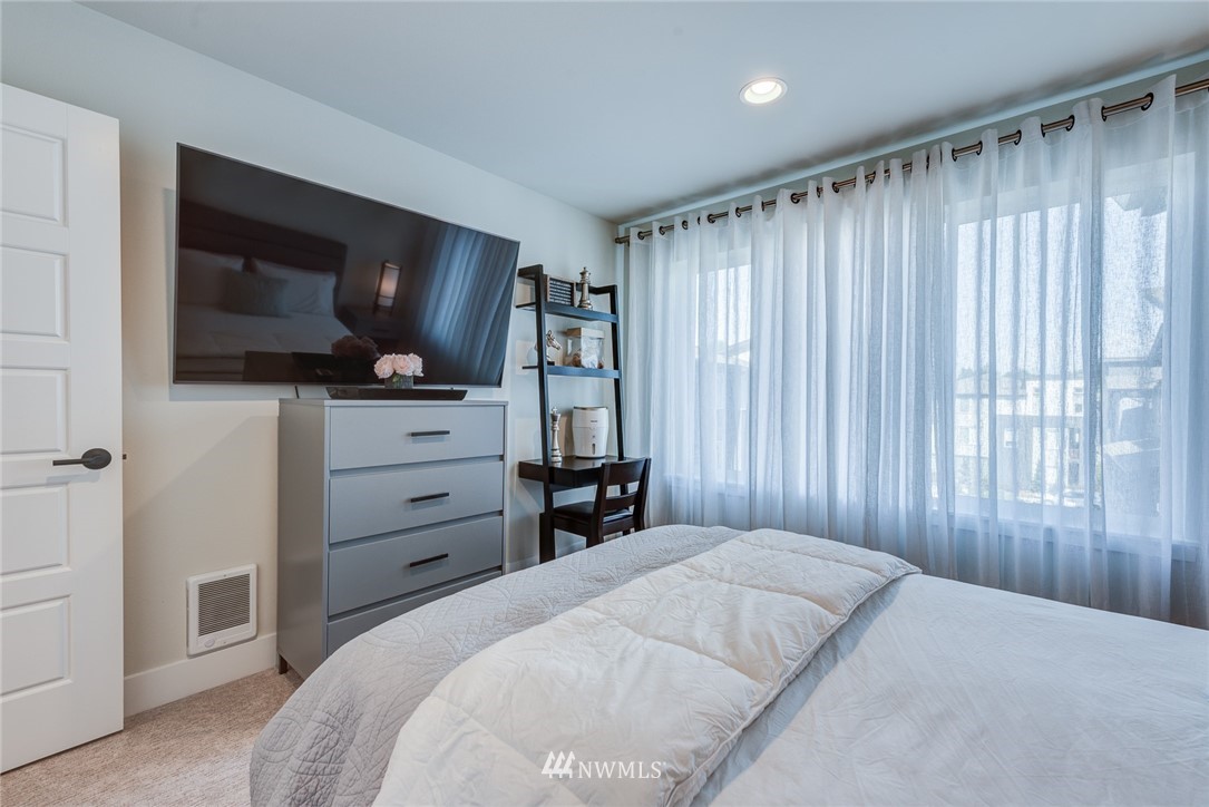 23704 5th Avenue Southeast, Unit B Bothell, WA 98021 - Photo 21 of 33