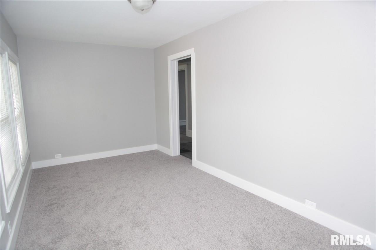 1155 12th Avenue Moline, IL 61265 - Photo 11 of 24
