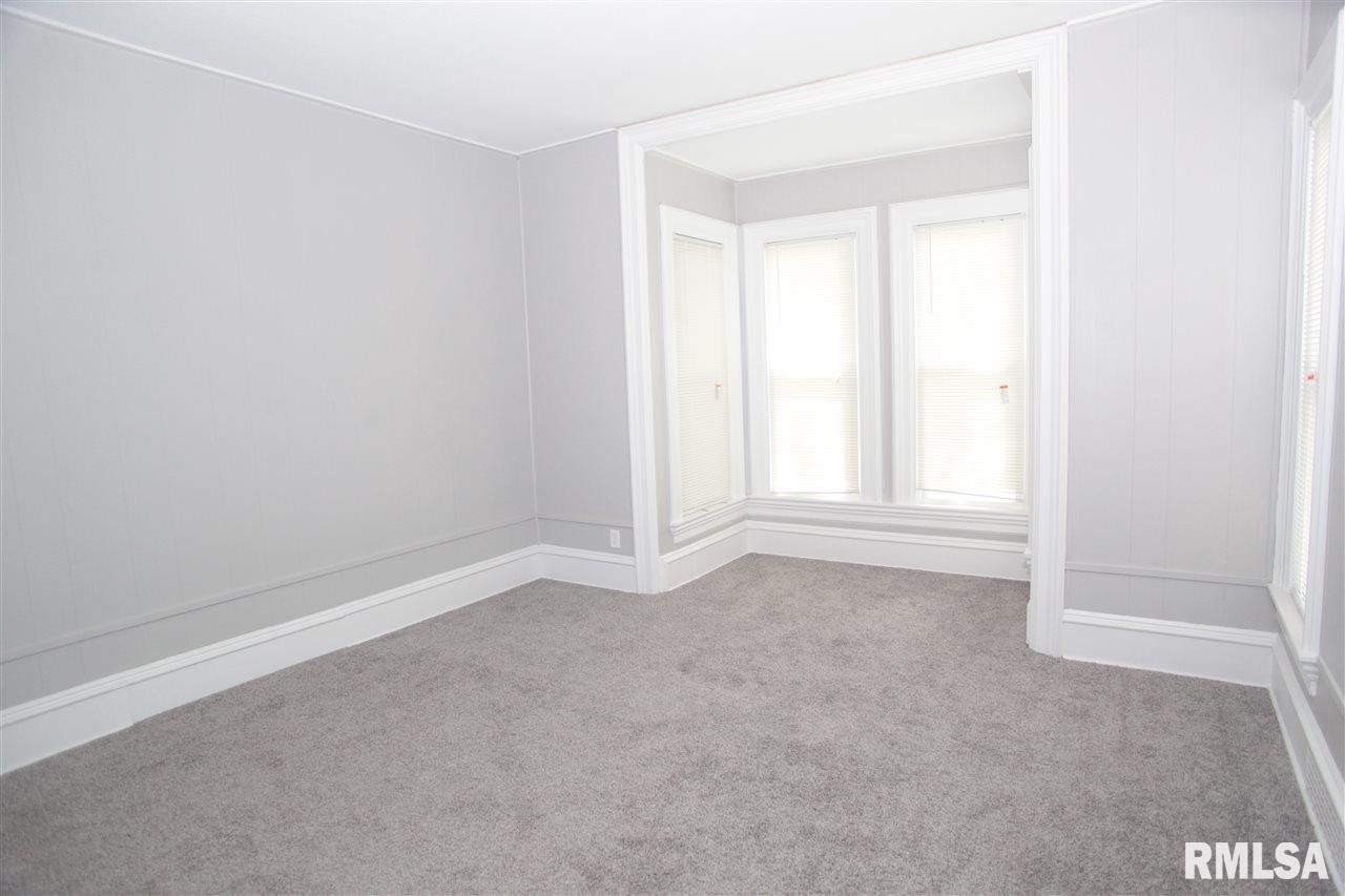 1155 12th Avenue Moline, IL 61265 - Photo 6 of 24