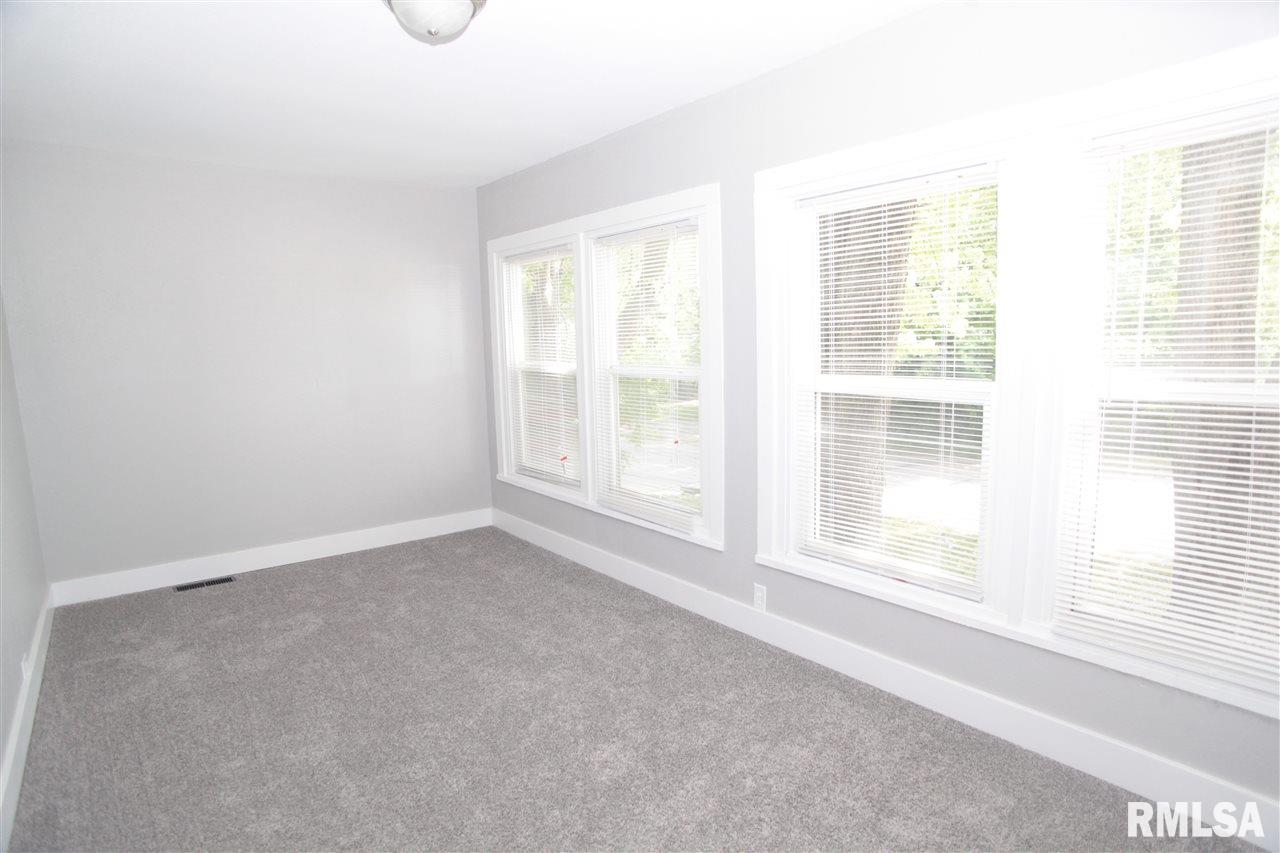 1155 12th Avenue Moline, IL 61265 - Photo 10 of 24